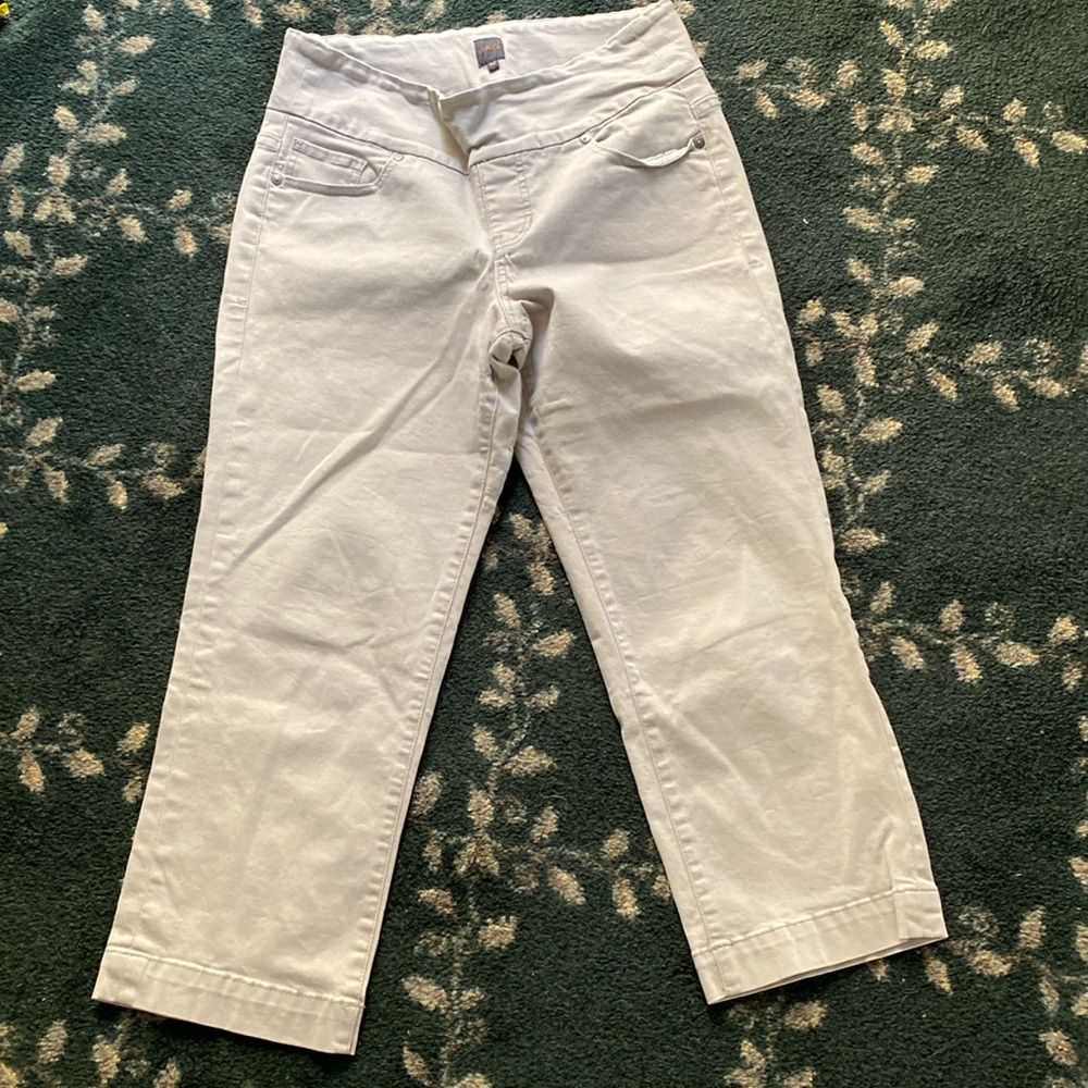 Ankle length light wash denim pull up jeans